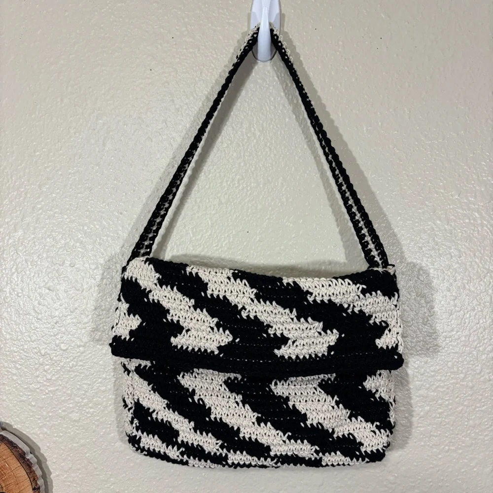 Wild Fable Crochet Cream Black Chevron Print Shoulder Bag - Picture 2 of 5